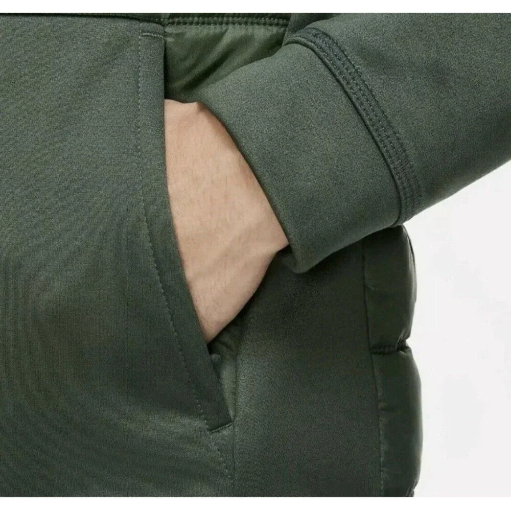 Men’s Nike Therma Synthetic Fill Training Green Jacket. BV6298-337. LARGE